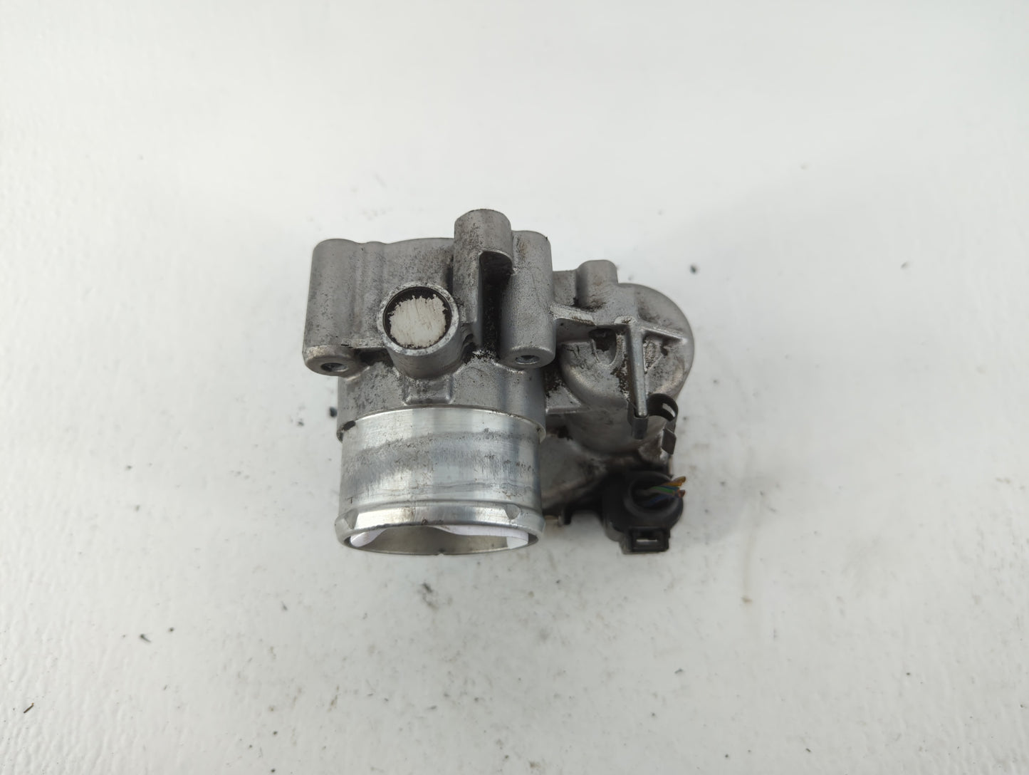 2014-2019 Ford Fiesta Throttle Body P/N:7S7G-9F991-CA Fits Fits 2013 2014 2015 2016 2017 2018 2019 OEM Used Auto Parts - Oem