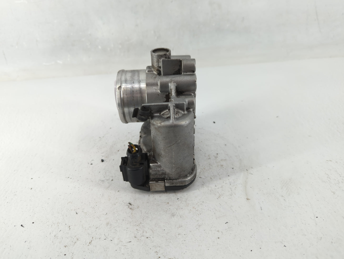2014-2019 Ford Fiesta Throttle Body P/N:7S7G-9F991-CA Fits Fits 2013 2014 2015 2016 2017 2018 2019 OEM Used Auto Parts - Oem
