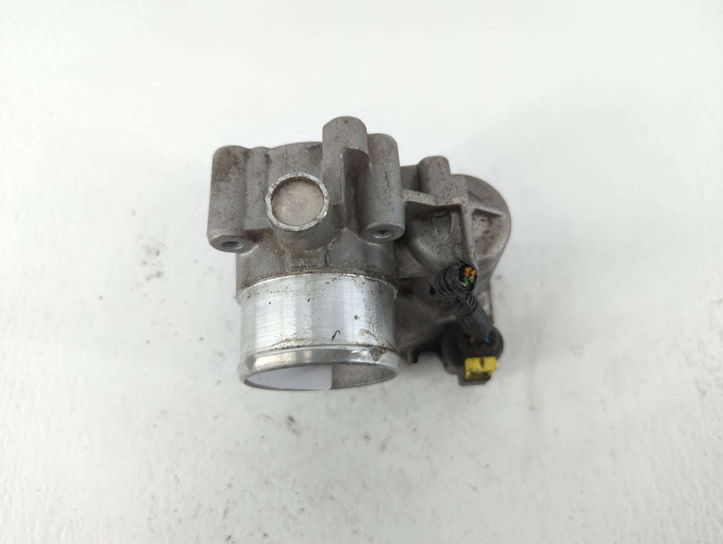 2014-2019 Ford Fiesta Throttle Body P/N:7S7G-9F991-CA Fits Fits 2013 2014 2015 2016 2017 2018 2019 OEM Used Auto Parts - Oem