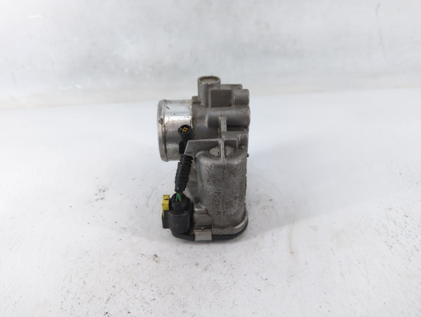 2014-2019 Ford Fiesta Throttle Body P/N:7S7G-9F991-CA Fits Fits 2013 2014 2015 2016 2017 2018 2019 OEM Used Auto Parts - Oem