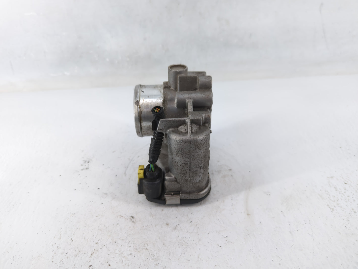 2014-2019 Ford Fiesta Throttle Body P/N:7S7G-9F991-CA Fits Fits 2013 2014 2015 2016 2017 2018 2019 OEM Used Auto Parts - Oem