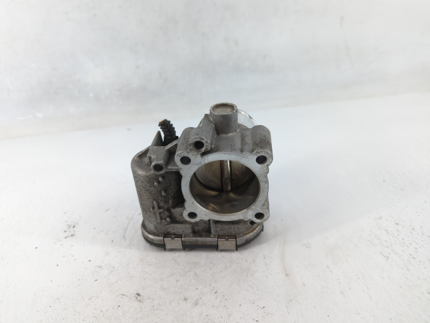 2014-2019 Ford Fiesta Throttle Body P/N:7S7G-9F991-CA Fits Fits 2013 2014 2015 2016 2017 2018 2019 OEM Used Auto Parts - Oem