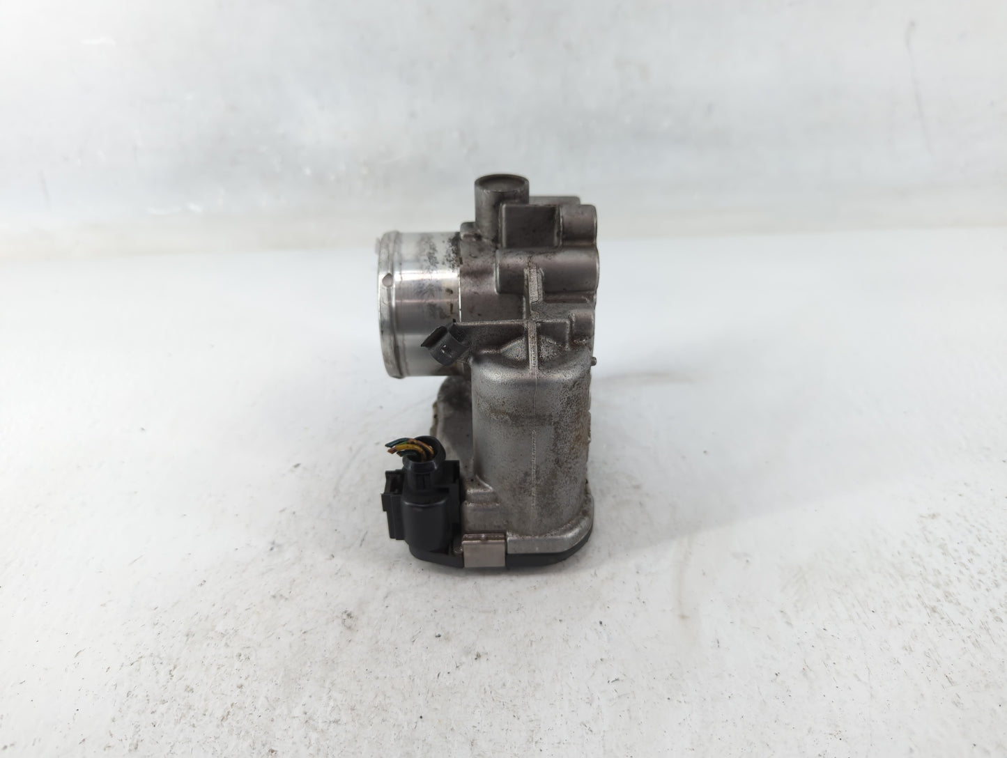 2014-2019 Ford Fiesta Throttle Body P/N:7S7G-9F991-CA Fits Fits 2013 2014 2015 2016 2017 2018 2019 OEM Used Auto Parts - Oem