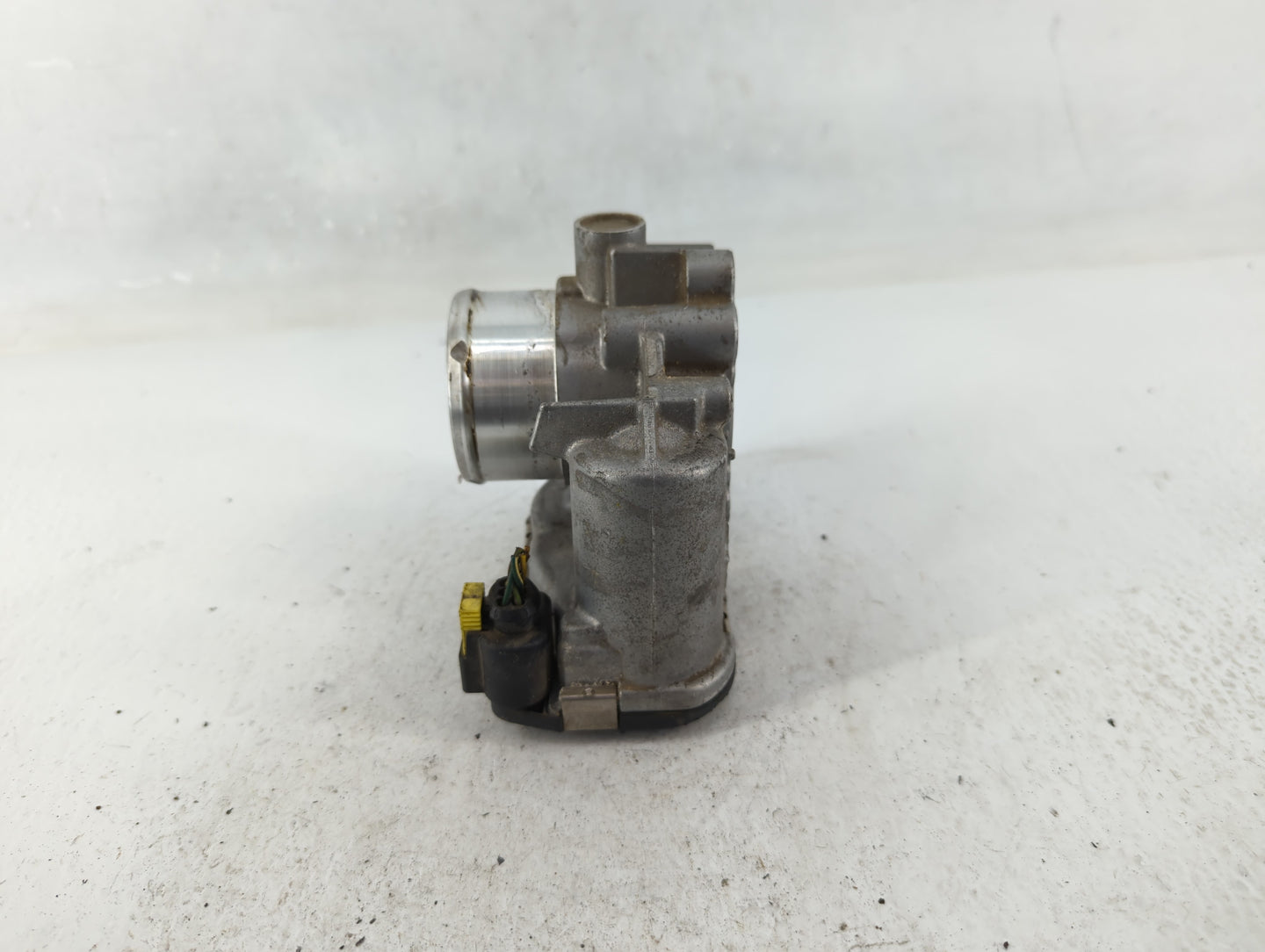 2014-2019 Ford Fiesta Throttle Body P/N:7S7G-9F991-CA Fits Fits 2013 2014 2015 2016 2017 2018 2019 OEM Used Auto Parts - Oem