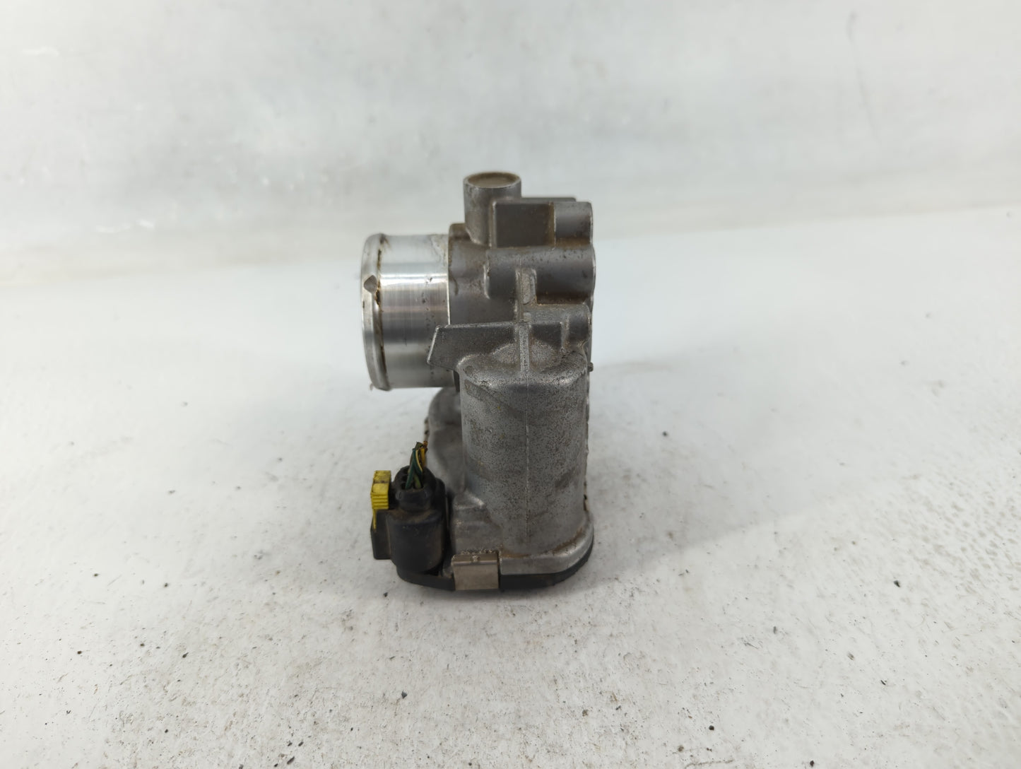 2014-2019 Ford Fiesta Throttle Body P/N:7S7G-9F991-CA Fits Fits 2013 2014 2015 2016 2017 2018 2019 OEM Used Auto Parts - Oem