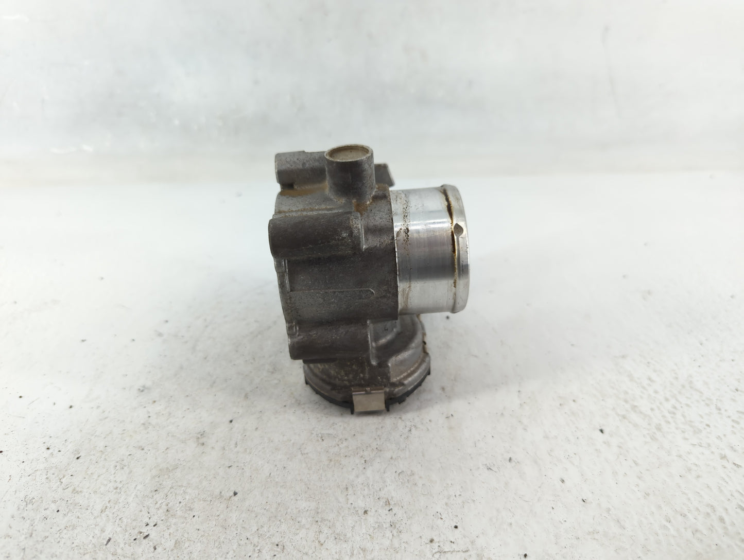 2014-2019 Ford Fiesta Throttle Body P/N:7S7G-9F991-CA Fits Fits 2013 2014 2015 2016 2017 2018 2019 OEM Used Auto Parts - Oem
