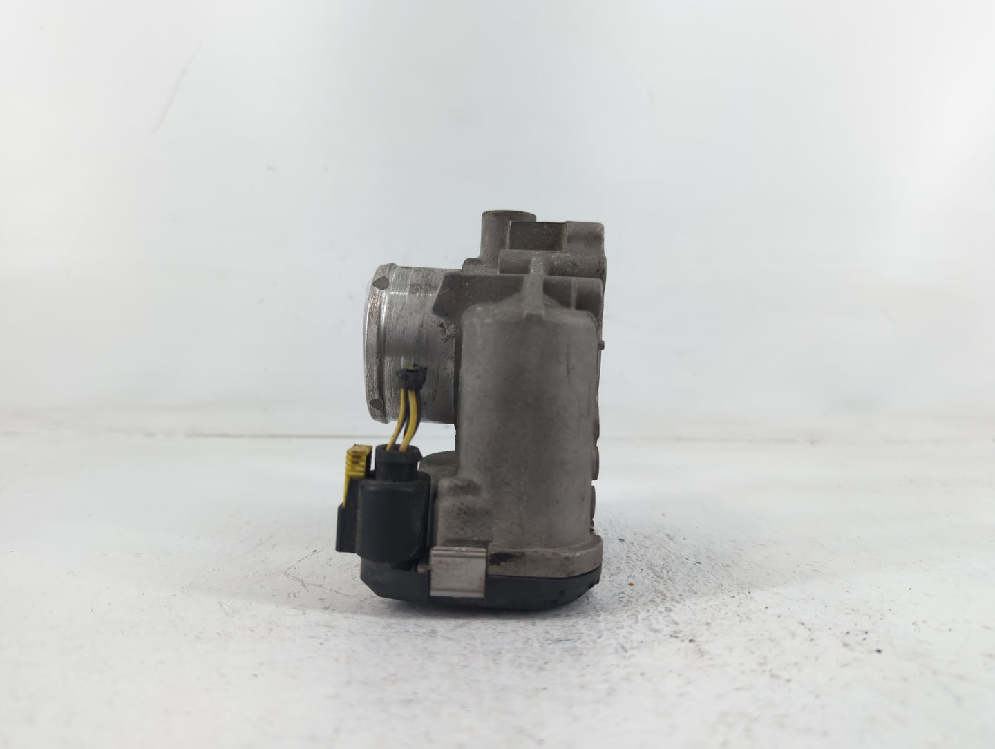 2014-2019 Ford Fiesta Throttle Body P/N:7S7G-9F991-CA Fits Fits 2013 2014 2015 2016 2017 2018 2019 OEM Used Auto Parts - Oem