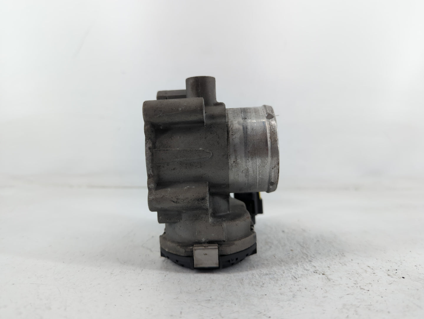 2014-2019 Ford Fiesta Throttle Body P/N:7S7G-9F991-CA Fits Fits 2013 2014 2015 2016 2017 2018 2019 OEM Used Auto Parts - Oem