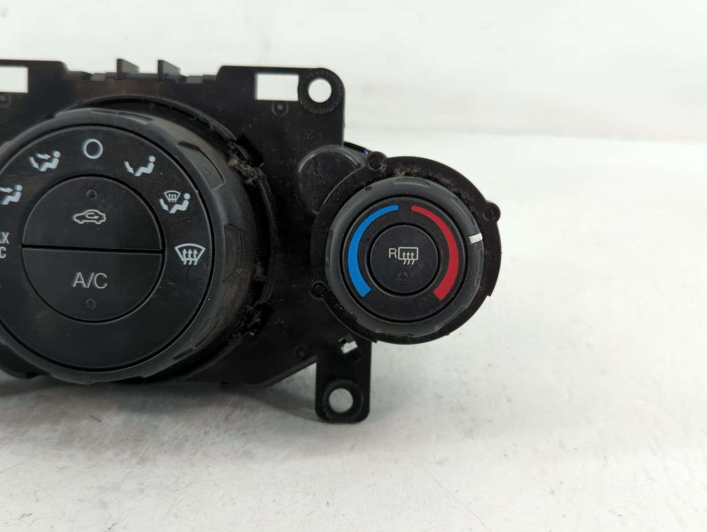 2014-2019 Ford Fiesta Climate Control Module Temperature AC/Heater Replacement P/N:151105143946 D2BT 19980 AE Fits OEM Used 