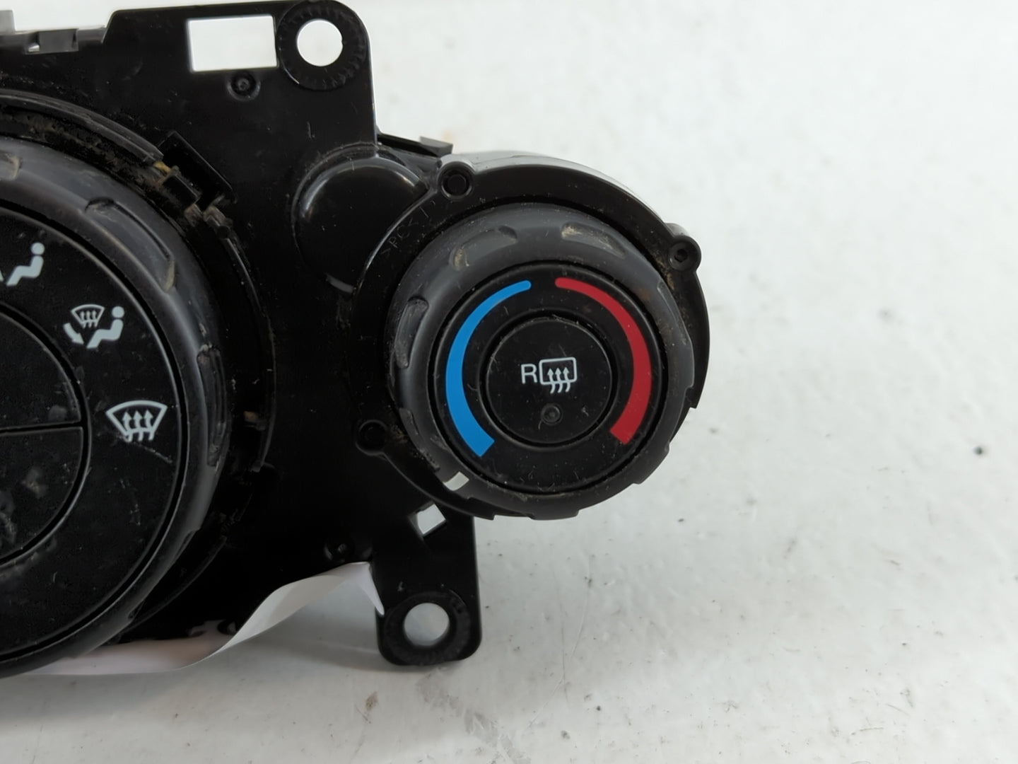2014-2019 Ford Fiesta Climate Control Module Temperature AC/Heater Replacement P/N:150903113347 D2BT 19980 AE Fits OEM Used 