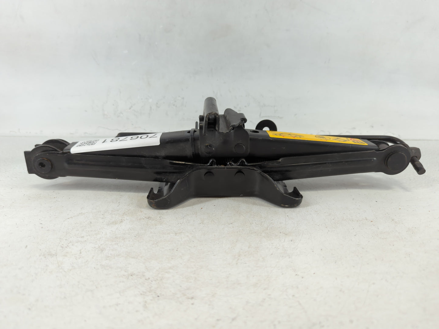 2016 Ford Fiesta Spare Scissor Car Jack 706781 - Oemusedautoparts1.com