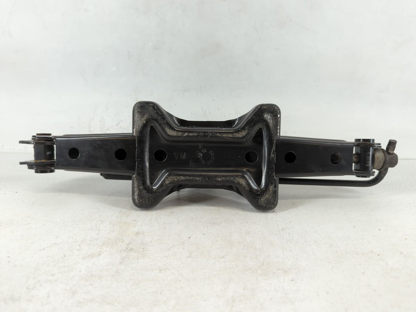 2016 Ford Fiesta Spare Scissor Car Jack 706781 - Oemusedautoparts1.com