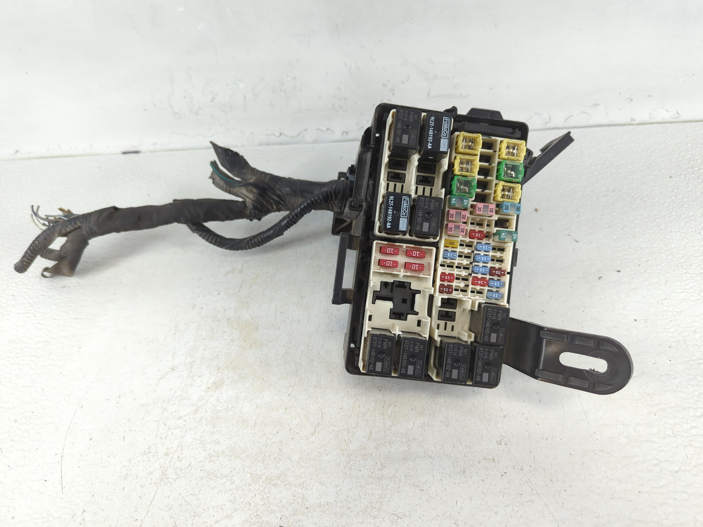 2014-2019 Ford Fiesta Fusebox Fuse Box Panel Relay Module P/N:60034472001 Fits Fits 2014 2015 2016 2017 2018 2019 OEM Used A