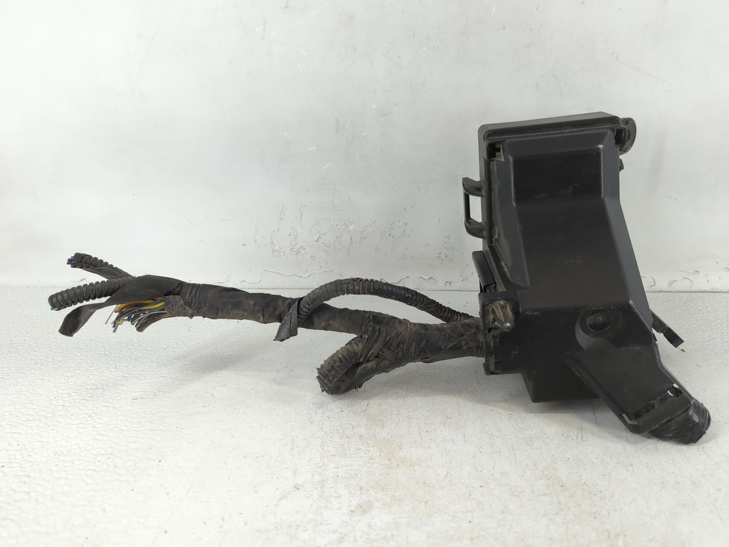 2014-2019 Ford Fiesta Fusebox Fuse Box Panel Relay Module P/N:60034472001 Fits Fits 2014 2015 2016 2017 2018 2019 OEM Used A