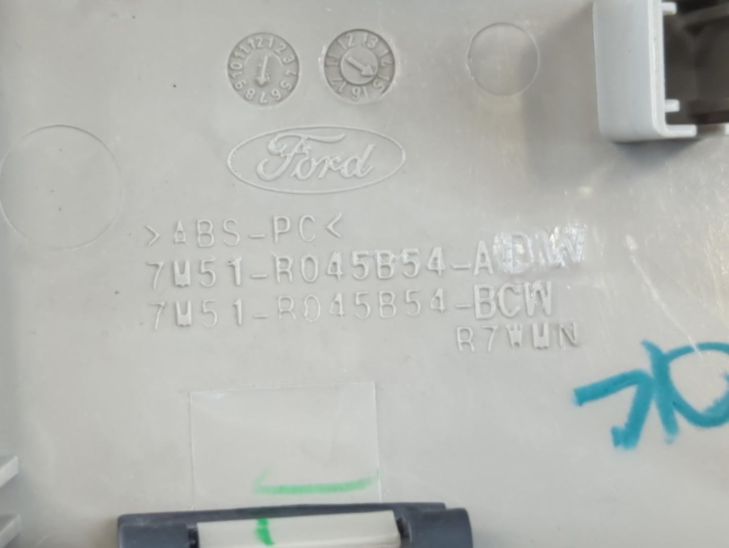 2016 Ford Fiesta Overhead Roof Console - Oemusedautoparts1.com