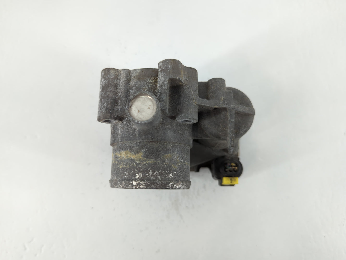 2014-2019 Ford Fiesta Throttle Body P/N:7S7G-9F991-CA Fits Fits 2013 2014 2015 2016 2017 2018 2019 OEM Used Auto Parts - Oem
