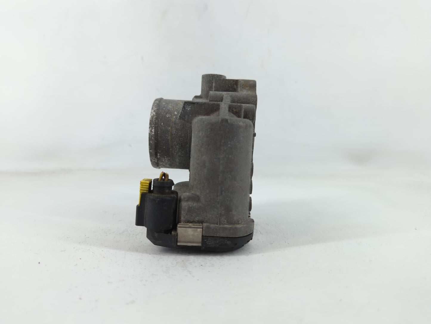 2014-2019 Ford Fiesta Throttle Body P/N:7S7G-9F991-CA Fits Fits 2013 2014 2015 2016 2017 2018 2019 OEM Used Auto Parts - Oem