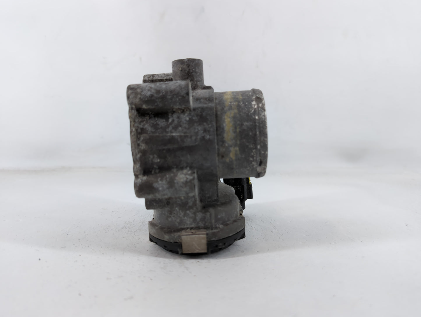 2014-2019 Ford Fiesta Throttle Body P/N:7S7G-9F991-CA Fits Fits 2013 2014 2015 2016 2017 2018 2019 OEM Used Auto Parts - Oem