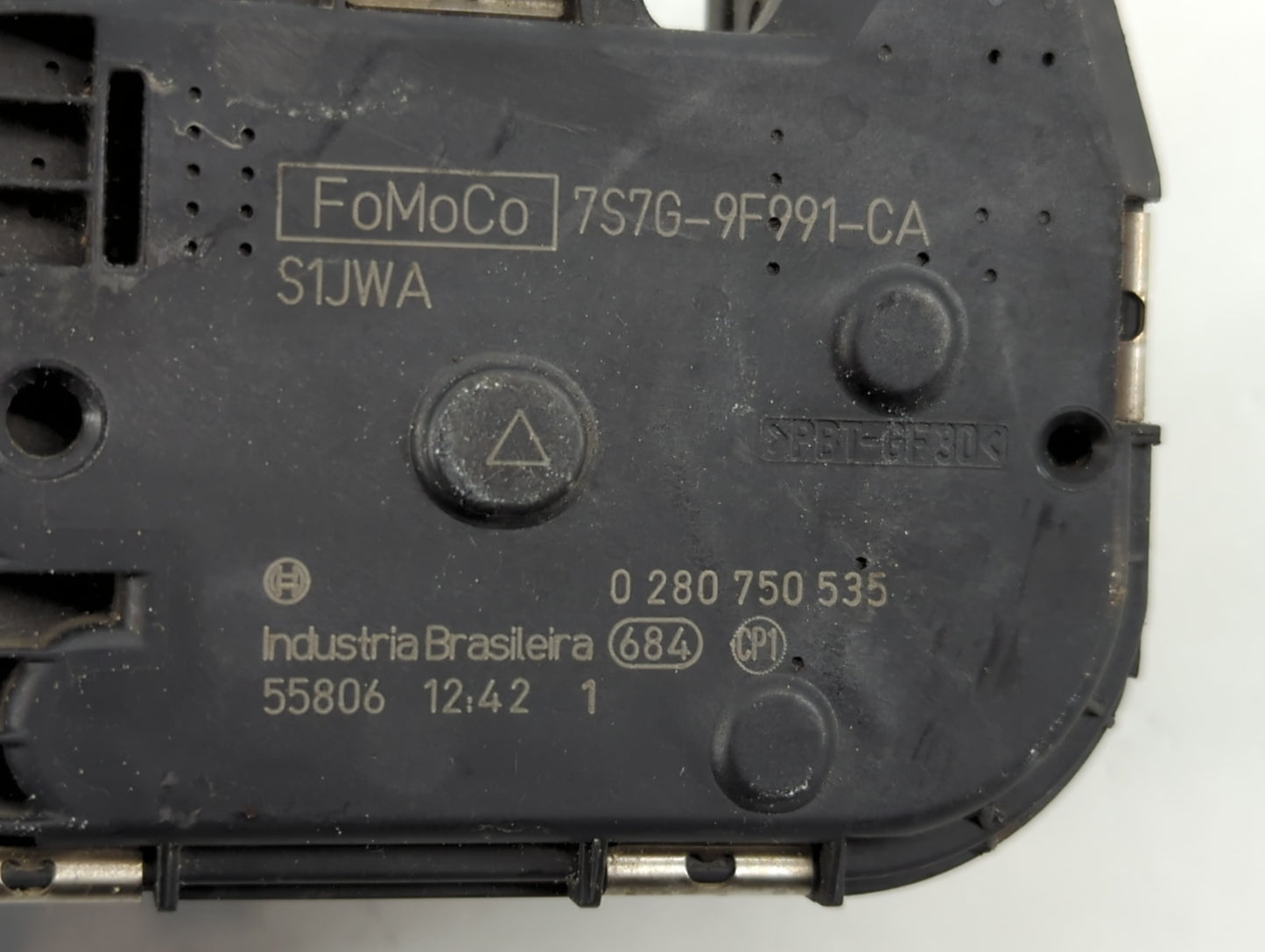 2014-2019 Ford Fiesta Throttle Body P/N:7S7G-9F991-CA Fits Fits 2013 2014 2015 2016 2017 2018 2019 OEM Used Auto Parts - Oem
