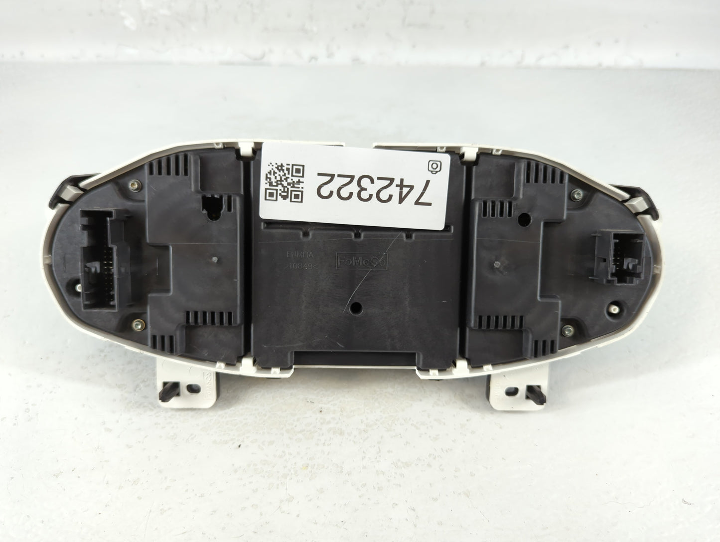 2015-2017 Ford Fiesta Instrument Cluster Speedometer Gauges P/N:D2BT-10849-EAT Fits Fits 2015 2016 2017 OEM Used Auto Parts 