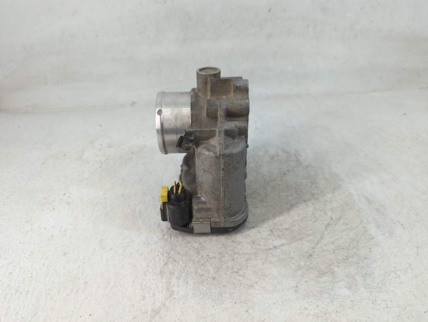 2014-2019 Ford Fiesta Throttle Body P/N:7S7G-9F991-CA Fits Fits 2013 2014 2015 2016 2017 2018 2019 OEM Used Auto Parts - Oem
