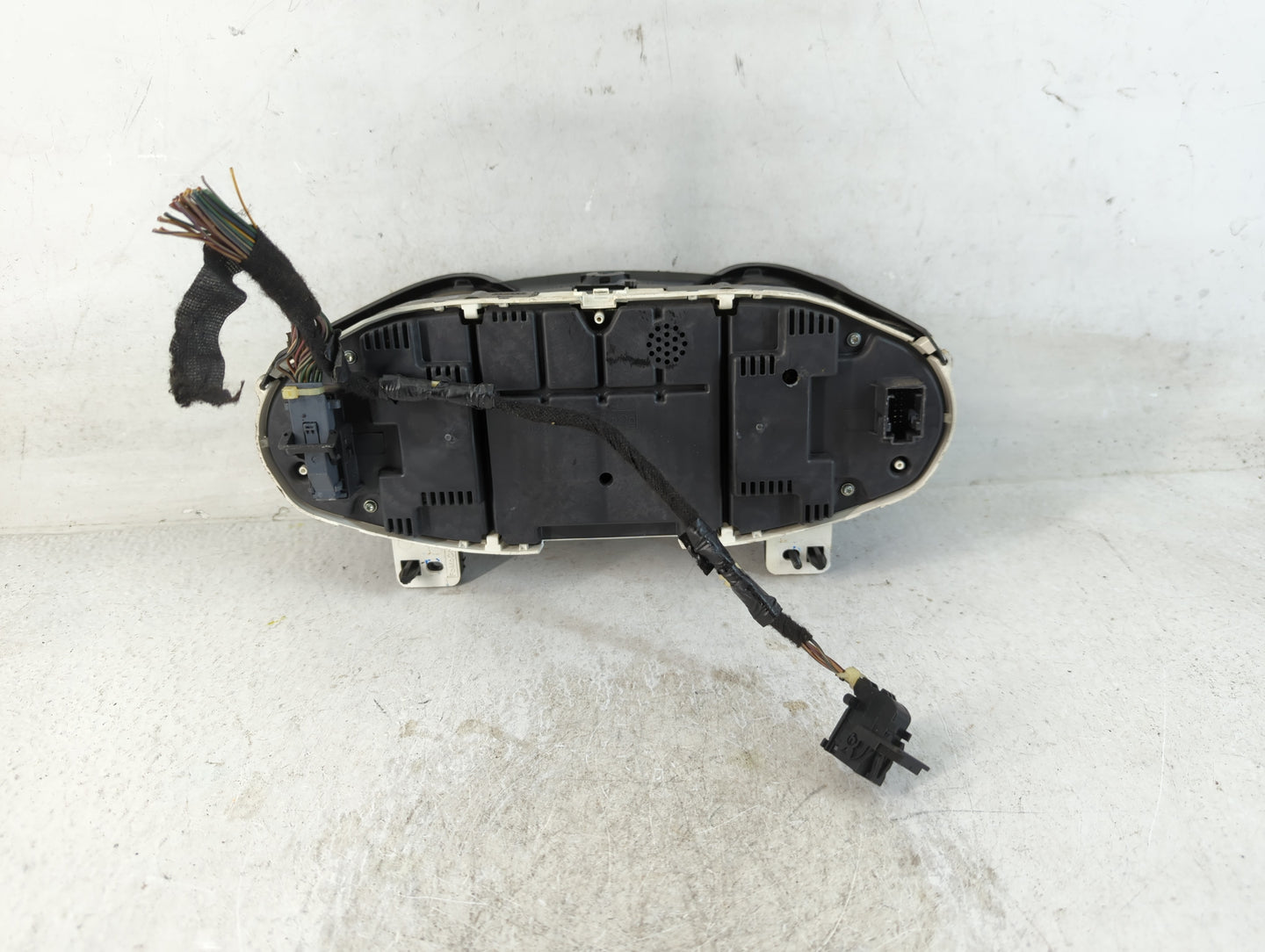 2015-2017 Ford Fiesta Instrument Cluster Speedometer Gauges P/N:D2BT-10849-GAT Fits Fits 2015 2016 2017 OEM Used Auto Parts 