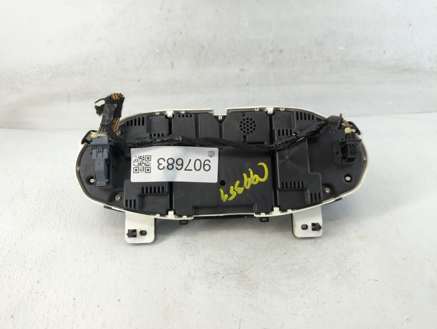 2015-2017 Ford Fiesta Instrument Cluster Speedometer Gauges P/N:D2BT-10849-GAT Fits Fits 2015 2016 2017 OEM Used Auto Parts 