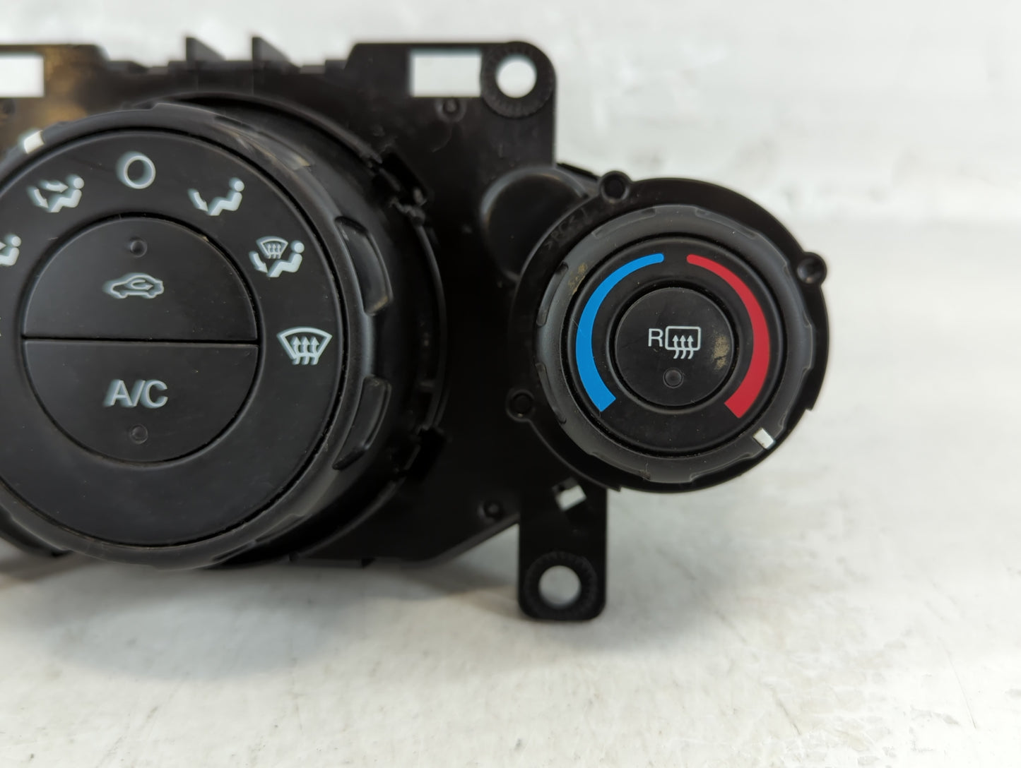 2016 Ford Fiesta Climate Control Module Temperature AC/Heater Replacement Fits OEM Used Auto Parts - Oemusedautoparts1.com