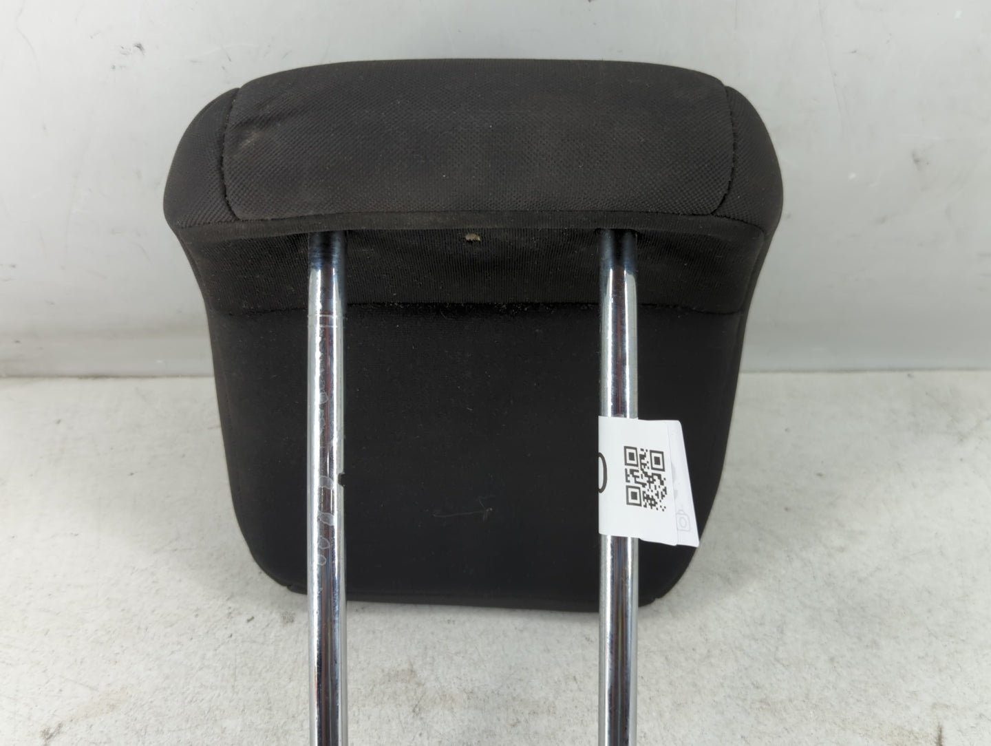 2014-2018 Ford Fiesta Headrest Head Rest Rear Center Seat Fits Fits 2014 2015 2016 2017 2018 OEM Used Auto Parts - Oemusedau