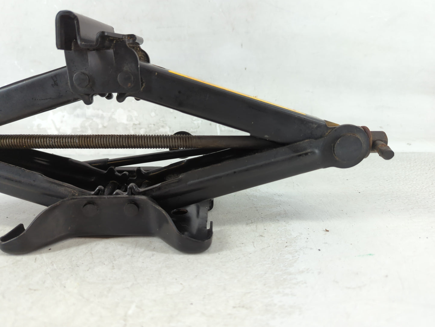 2016 Ford Fiesta Spare Scissor Car Jack 918282 - Oemusedautoparts1.com