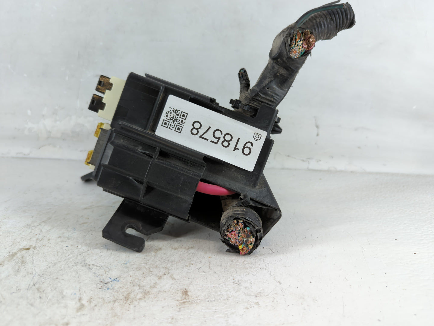 2014-2019 Ford Fiesta Fusebox Fuse Box Panel Relay Module Fits Fits 2014 2015 2016 2017 2018 2019 OEM Used Auto Parts - Oemu