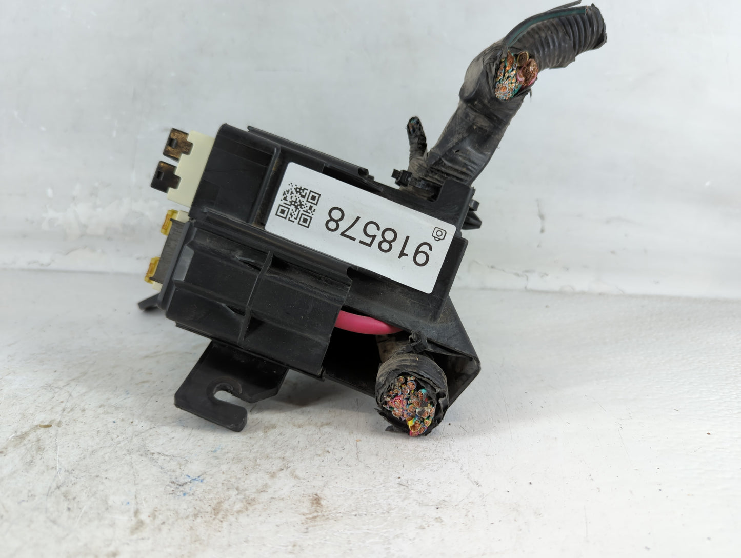 2014-2019 Ford Fiesta Fusebox Fuse Box Panel Relay Module Fits Fits 2014 2015 2016 2017 2018 2019 OEM Used Auto Parts - Oemu