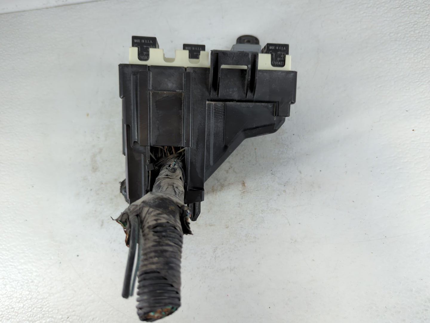 2014-2019 Ford Fiesta Fusebox Fuse Box Panel Relay Module Fits Fits 2014 2015 2016 2017 2018 2019 OEM Used Auto Parts - Oemu