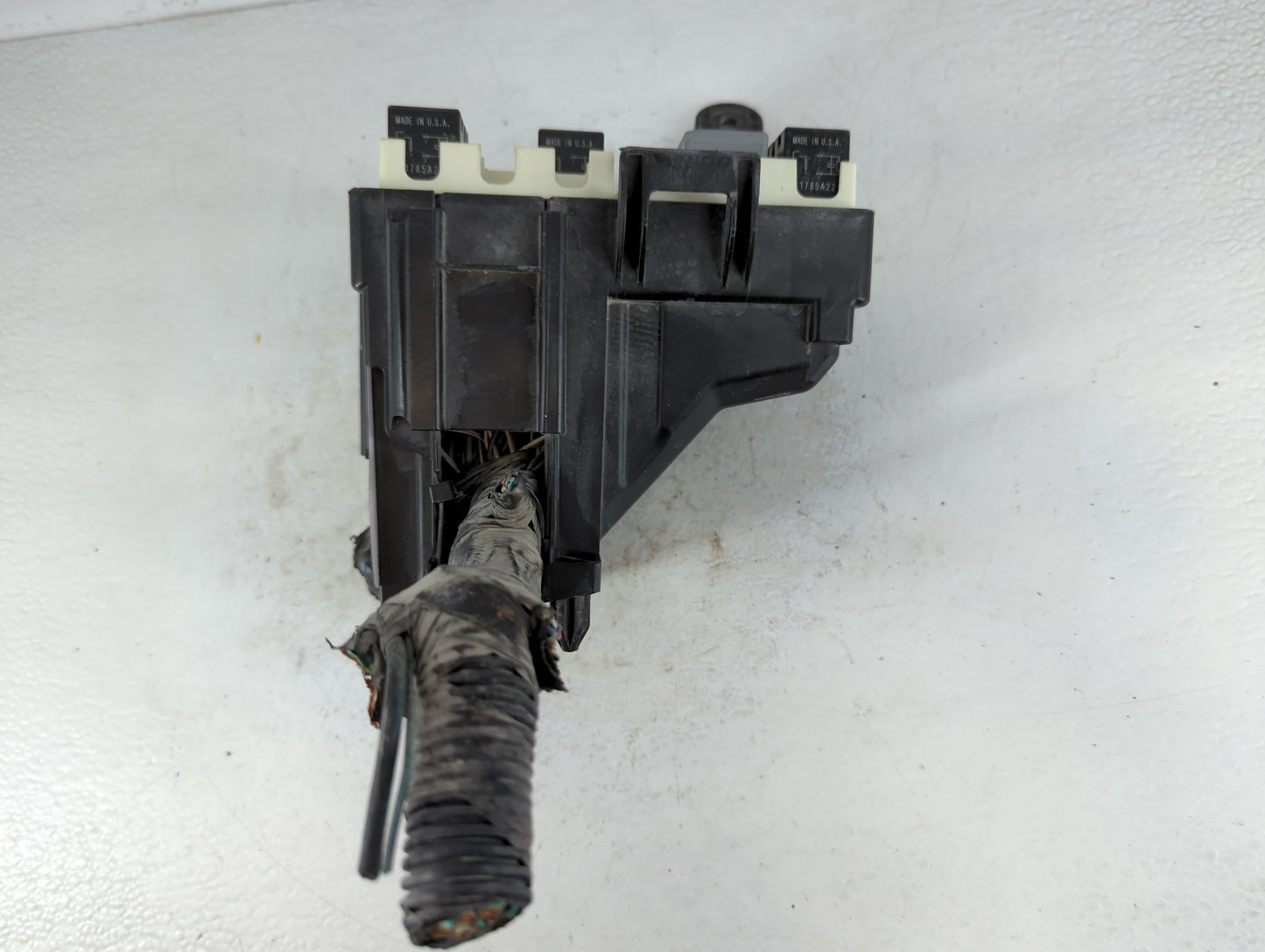 2014-2019 Ford Fiesta Fusebox Fuse Box Panel Relay Module Fits Fits 2014 2015 2016 2017 2018 2019 OEM Used Auto Parts - Oemu