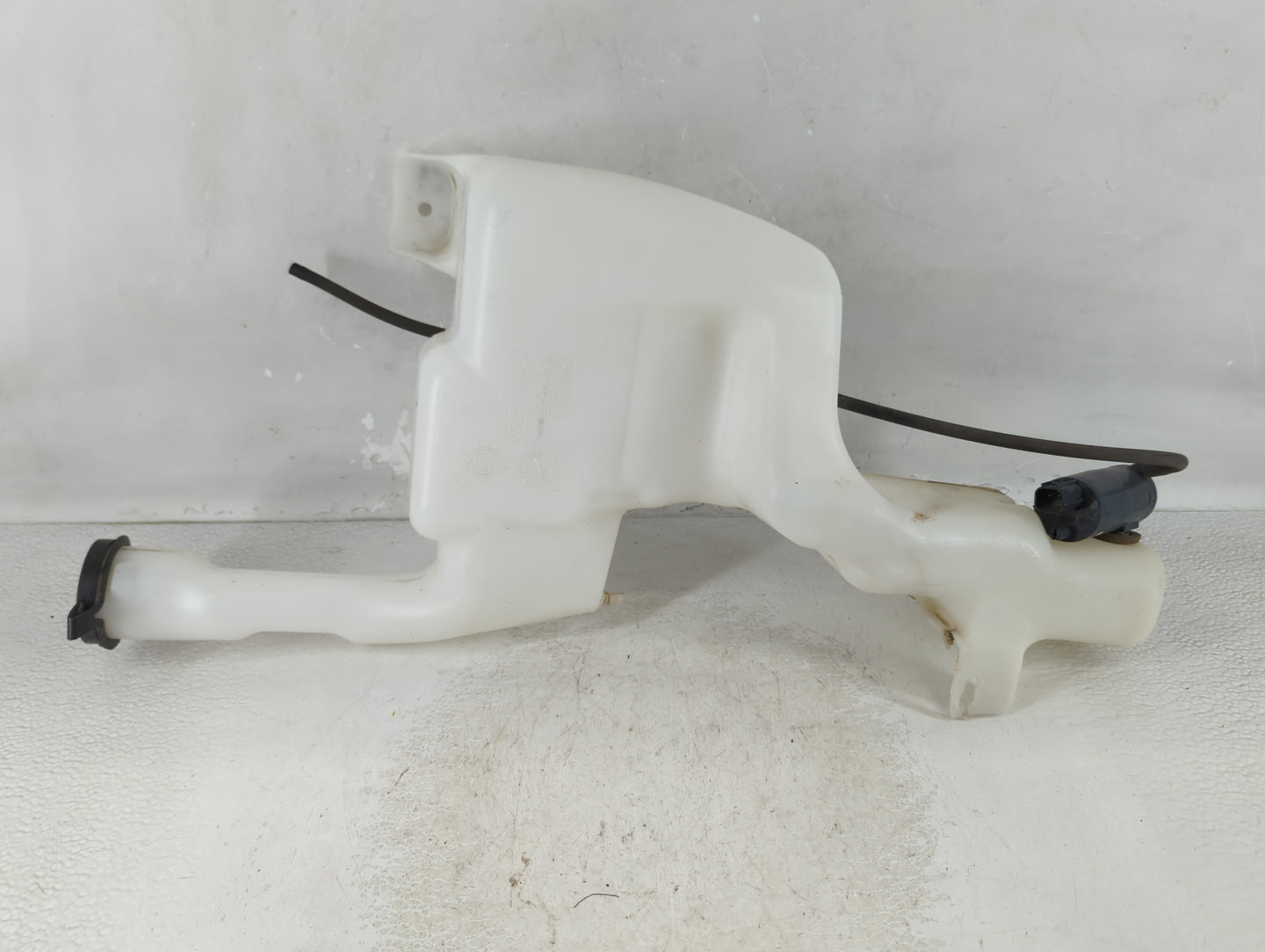 2011-2019 Ford Fiesta Windshield Washer Fluid Reservoir Bottle Oem - Oemusedautoparts1.com
