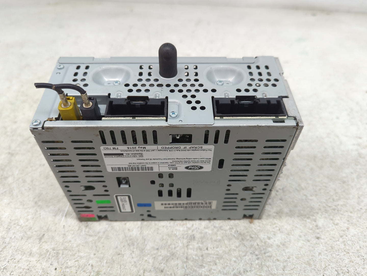 2016-2019 Ford Flex Radio AM FM Cd Player Receiver Replacement P/N:DA8T-19C107-MD Fits Fits 2016 2017 2018 2019 OEM Used Aut