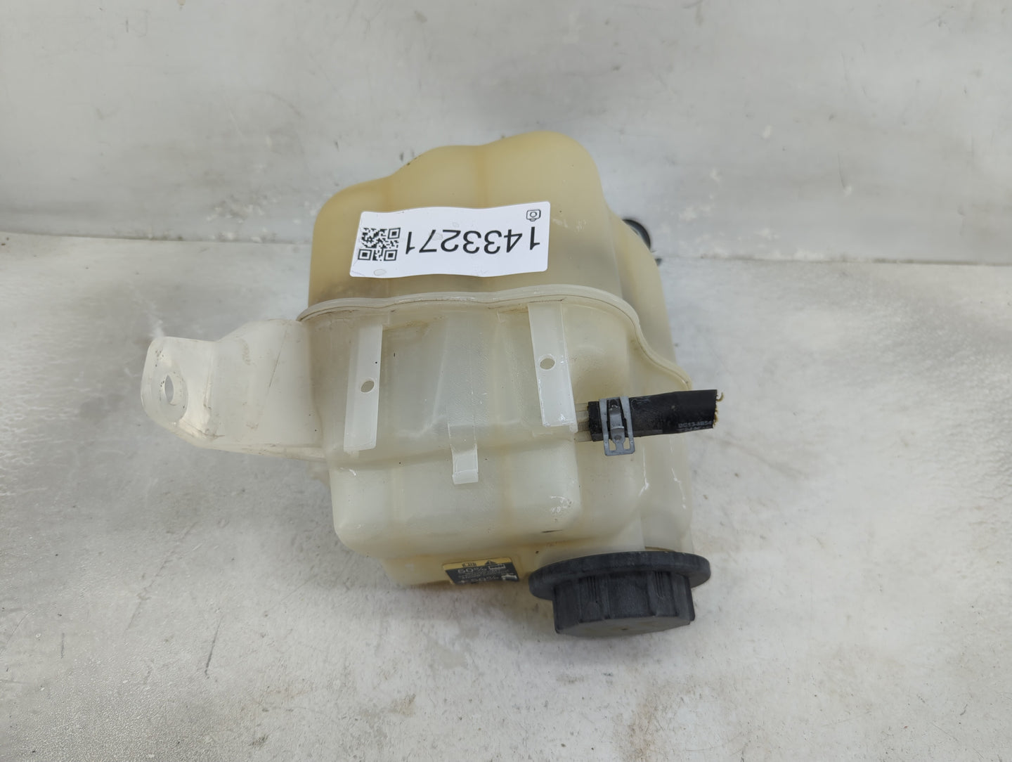 2013-2016 Ford Flex Radiator Coolant Overflow Expansion Tank Bottle - Oemusedautoparts1.com