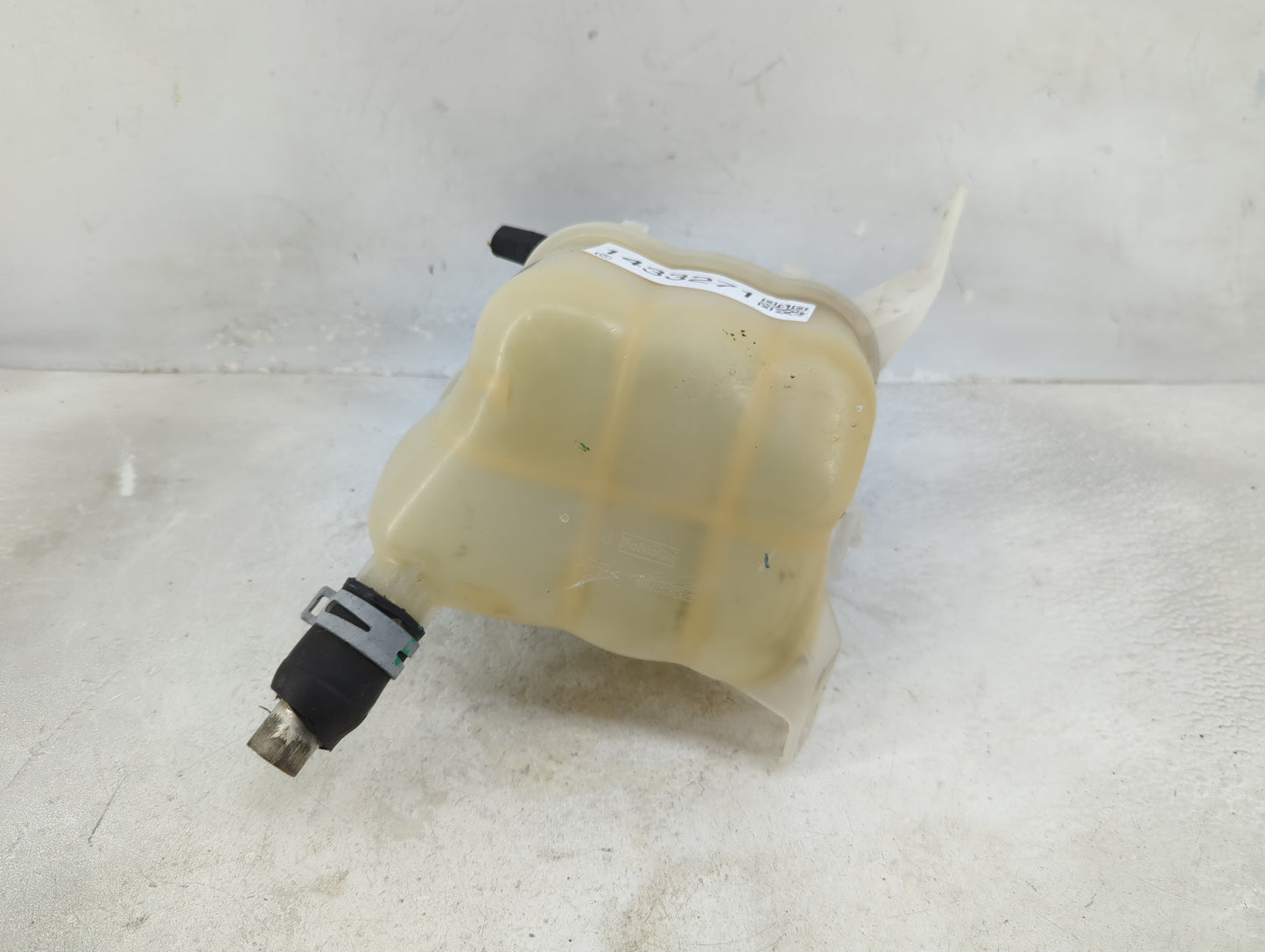 2013-2016 Ford Flex Radiator Coolant Overflow Expansion Tank Bottle - Oemusedautoparts1.com