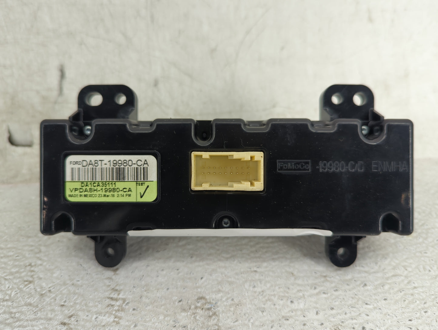 2013-2019 Ford Flex Climate Control Module Temperature AC/Heater Replacement P/N:DA8T-19980-CA VPDA8H-19980-CA Fits OEM Used