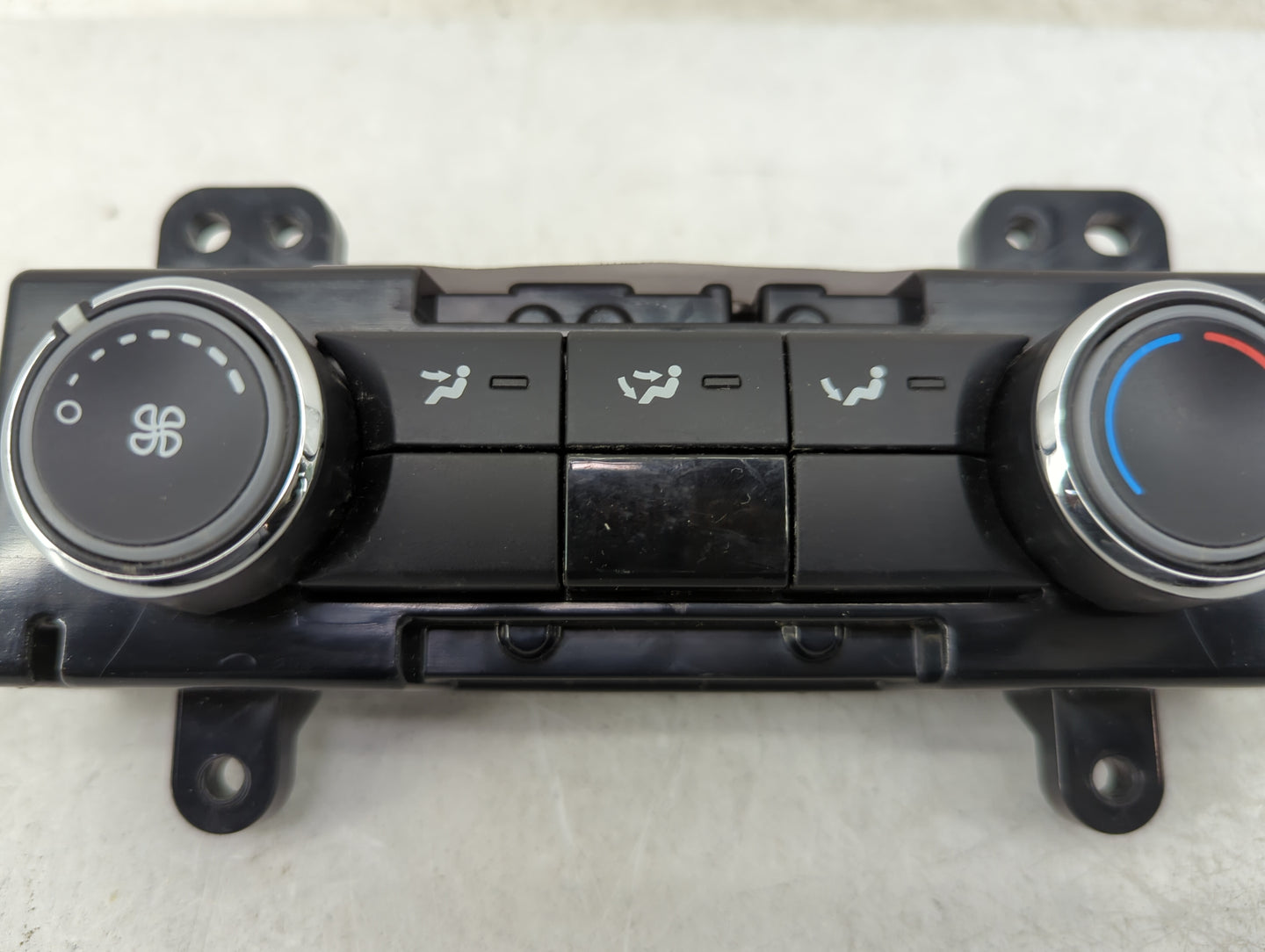2013-2019 Ford Flex Climate Control Module Temperature AC/Heater Replacement P/N:DA8T-19980-CA VPDA8H-19980-CA Fits OEM Used