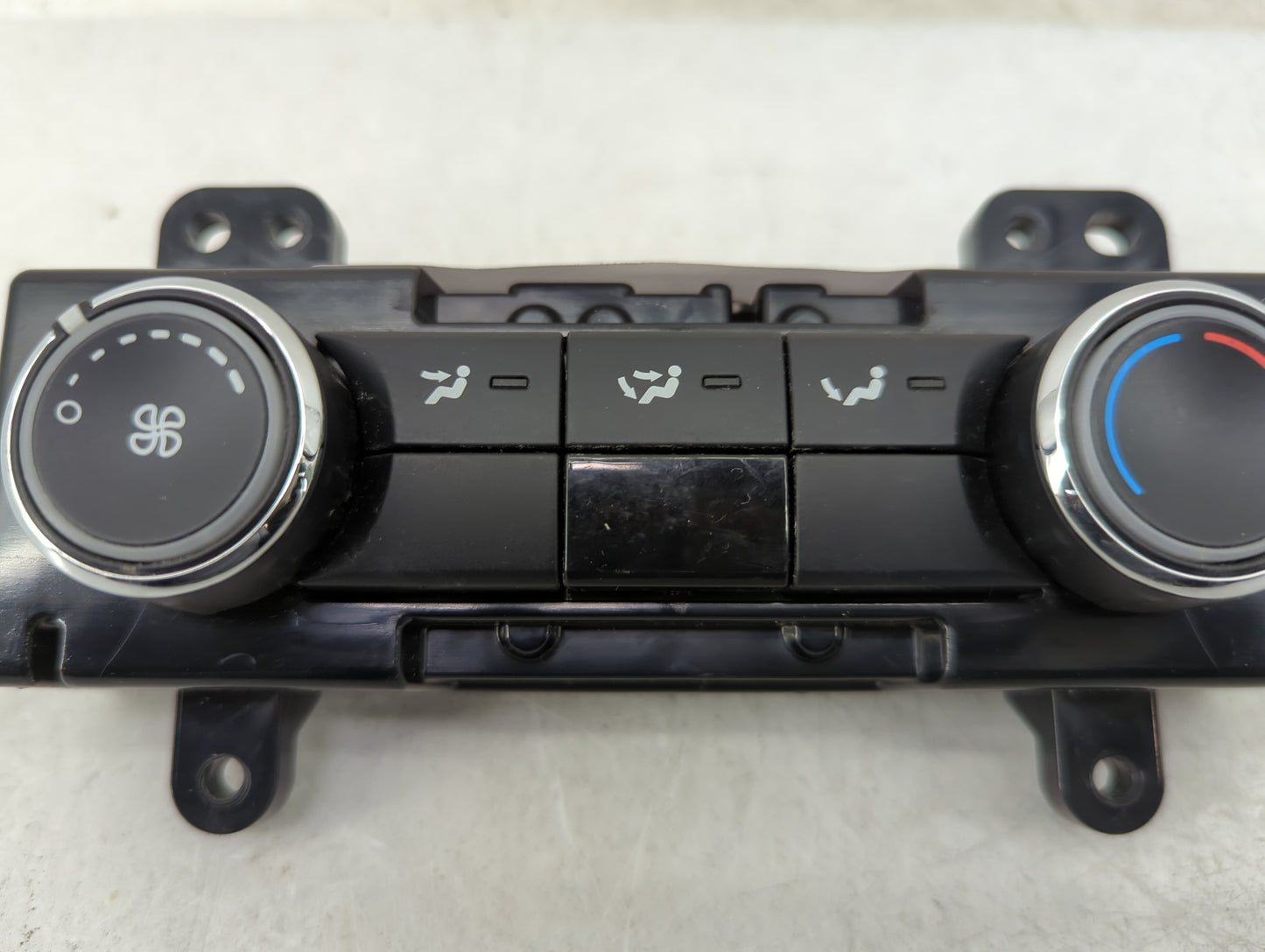 2013-2019 Ford Flex Climate Control Module Temperature AC/Heater Replacement P/N:DA8T-19980-CA VPDA8H-19980-CA Fits OEM Used