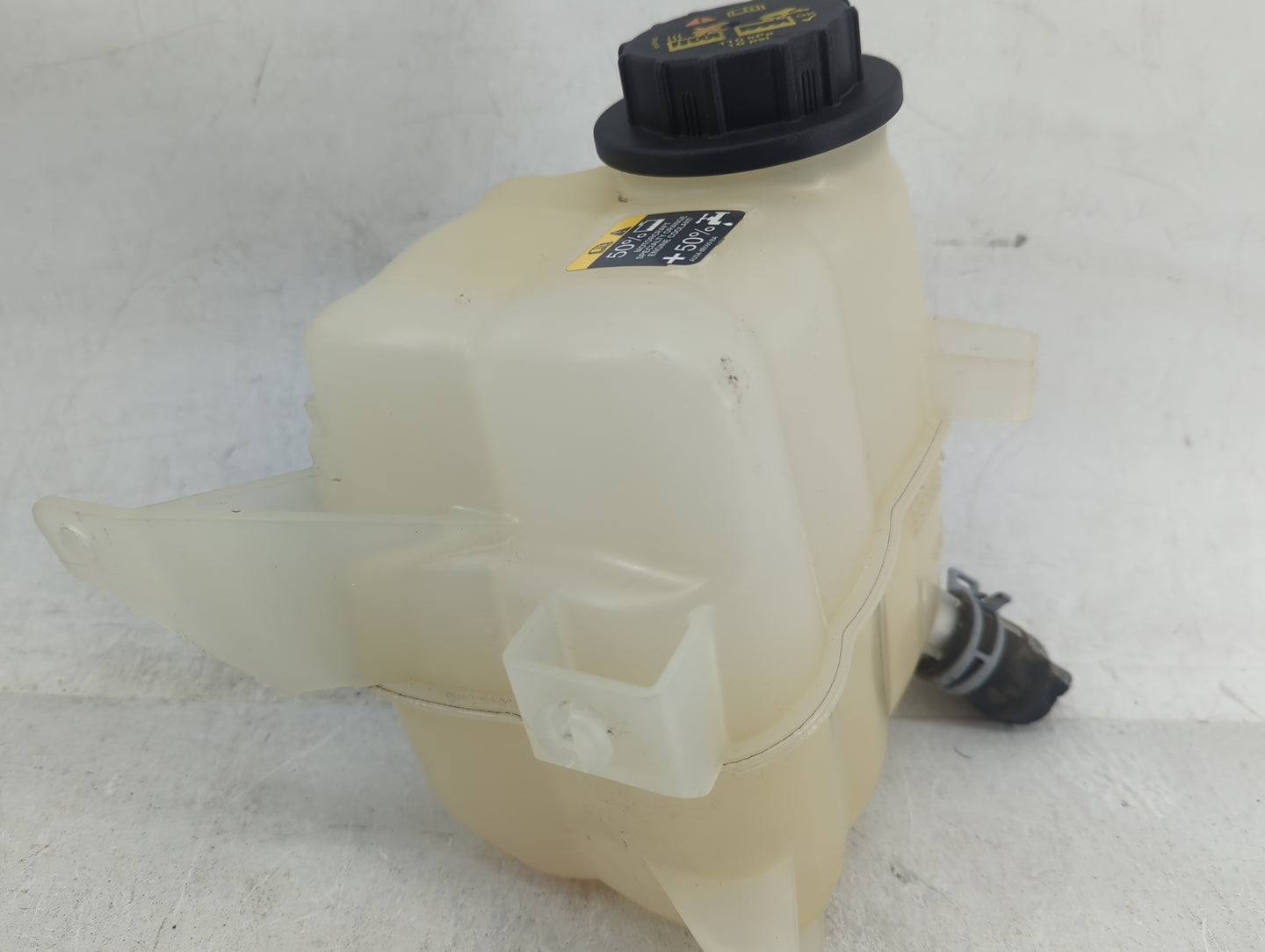 2009-2019 Ford Flex Radiator Coolant Overflow Expansion Tank Bottle - Oemusedautoparts1.com