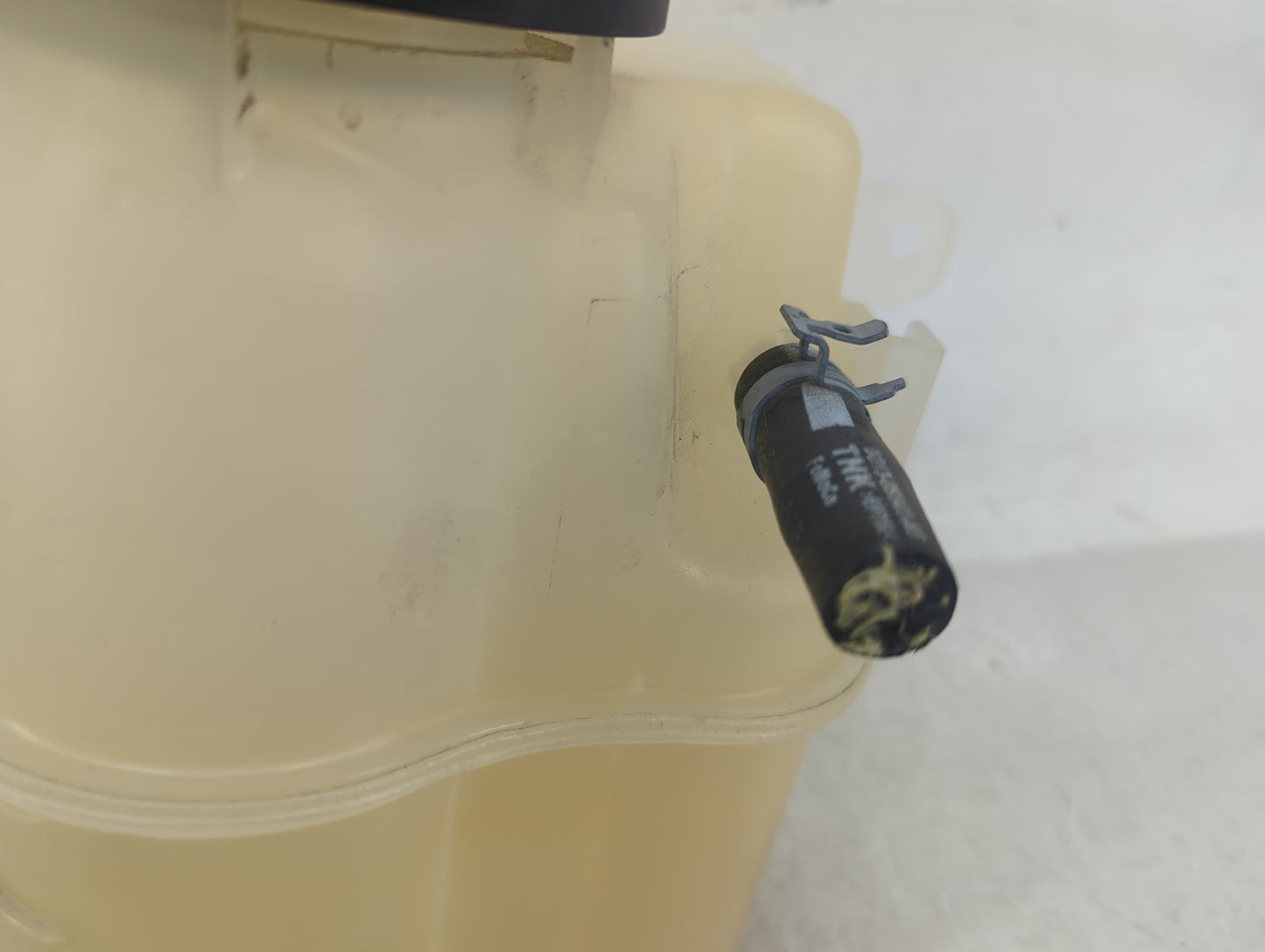 2009-2019 Ford Flex Radiator Coolant Overflow Expansion Tank Bottle - Oemusedautoparts1.com