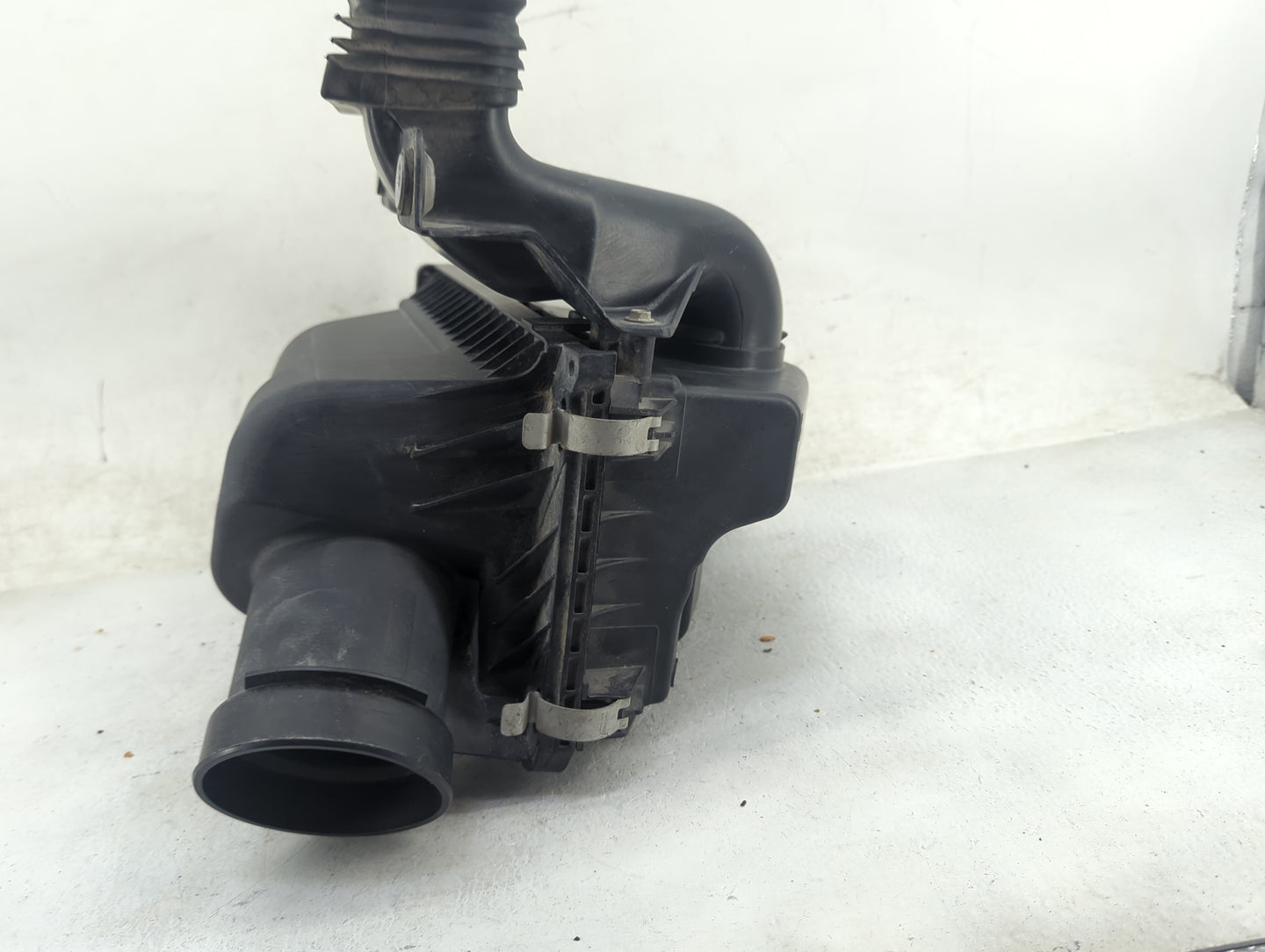 2016 Ford Flex Air Cleaner Intake-duct Hose Tube - Oemusedautoparts1.com