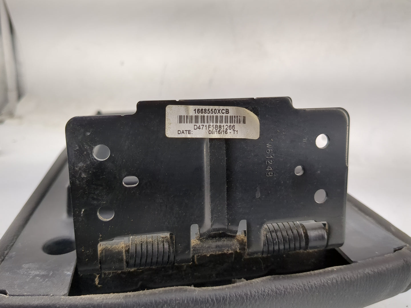 2013-2019 Ford Flex Center Console Armrest Cover Lid P/N:1668550XCB D471F5B81266 Fits Fits 2013 2014 2015 2016 2017 2018 201