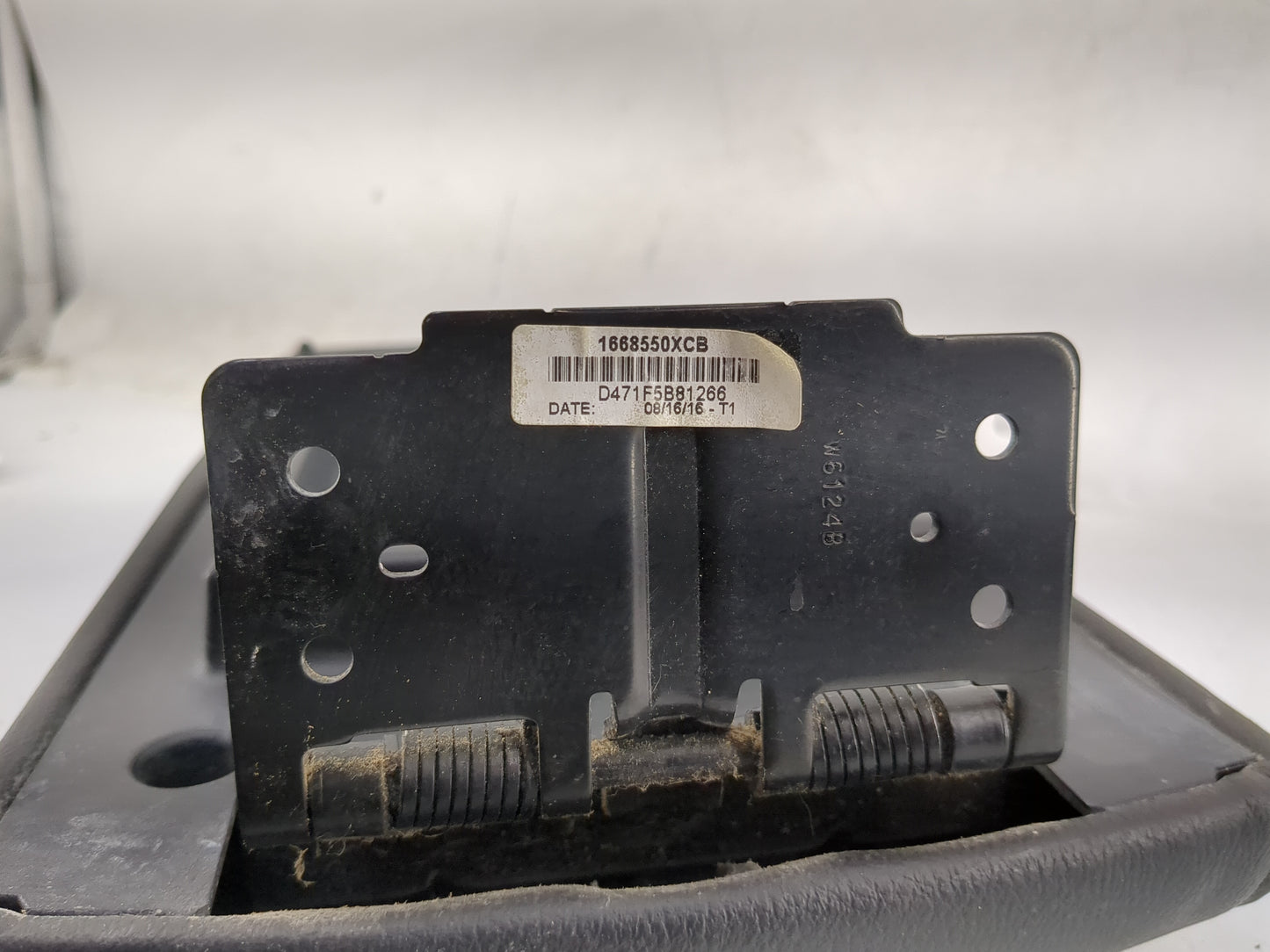 2013-2019 Ford Flex Center Console Armrest Cover Lid P/N:1668550XCB D471F5B81266 Fits Fits 2013 2014 2015 2016 2017 2018 201