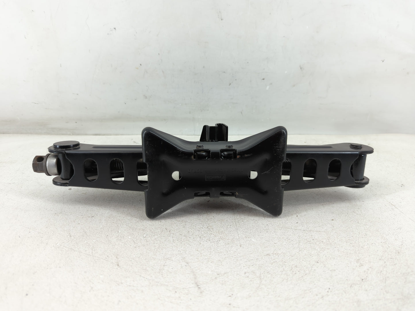 2016 Ford Focus Spare Scissor Car Jack - Oemusedautoparts1.com