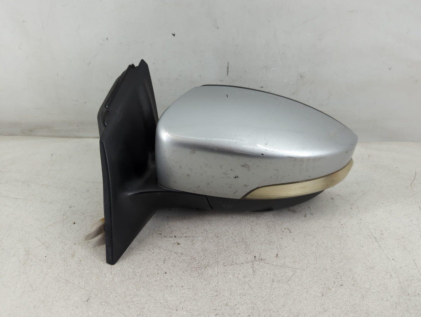 2015-2018 Ford Focus Driver Side View Mirror - Left Door Mirror OEM Used - Oemusedautoparts1.com