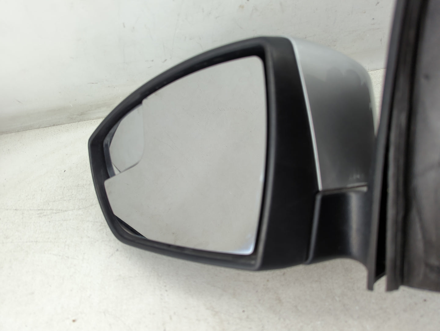 2015-2018 Ford Focus Driver Side View Mirror - Left Door Mirror OEM Used - Oemusedautoparts1.com