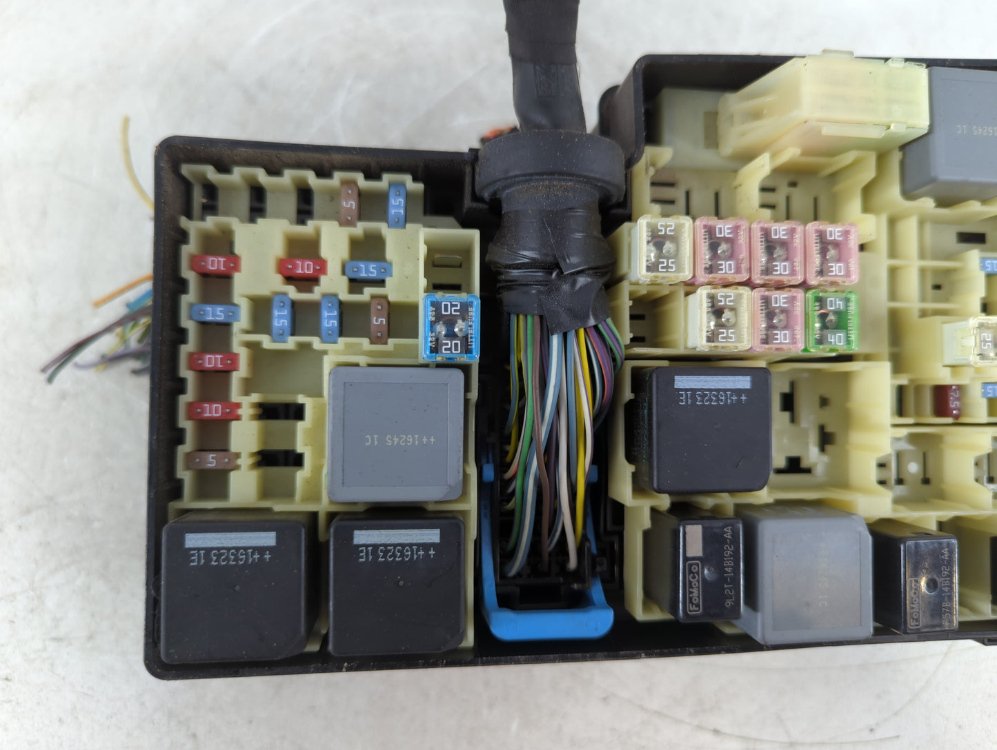 2016 Ford Focus Fusebox Fuse Box Panel Relay Module P/N:AV6T-14A067-AD Fits OEM Used Auto Parts - Oemusedautoparts1.com